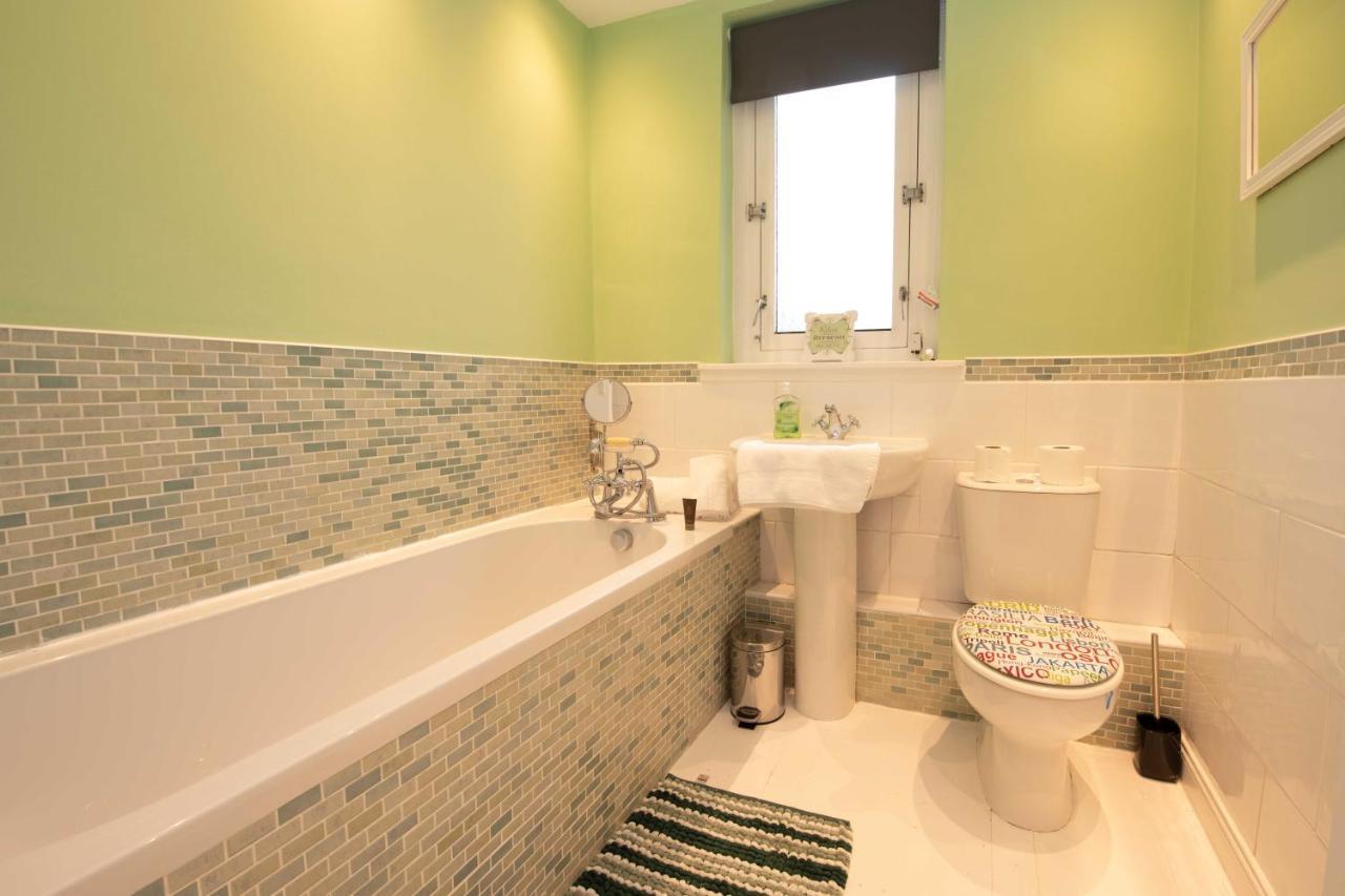 Premier - Chapel Apartment With Driveway! Cleland エクステリア 写真